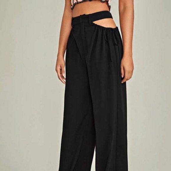 Cut out waist pants - Picture 3 of 3